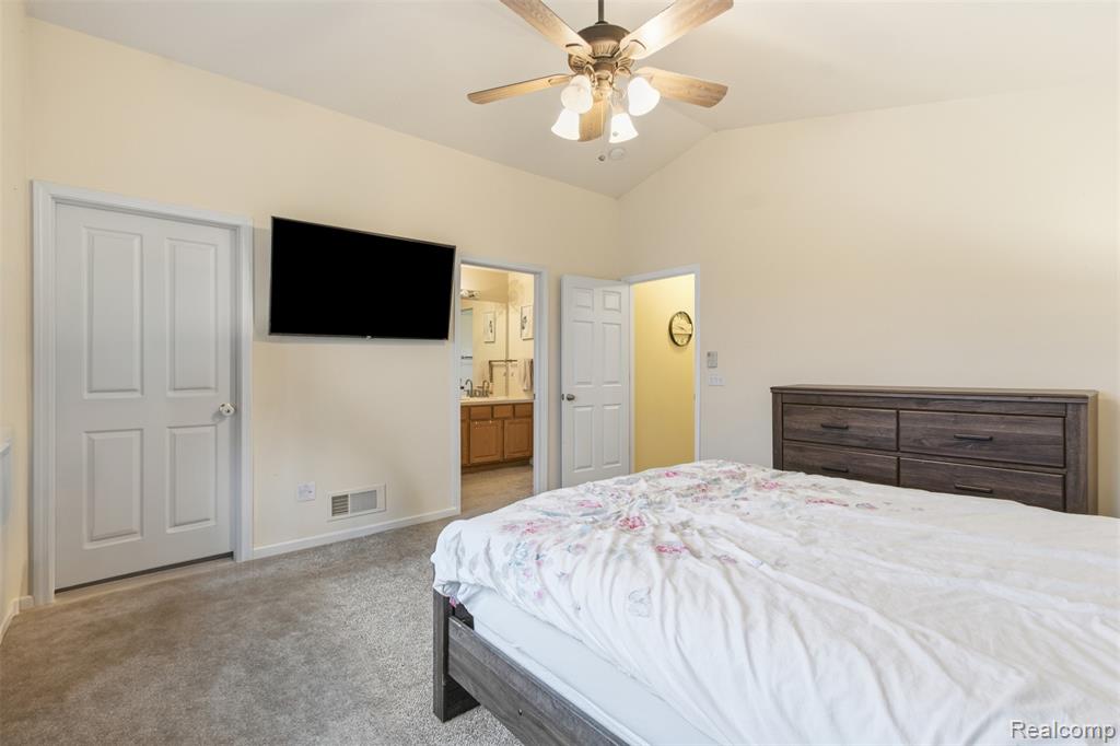 7846 Fawn Court, Waterford, MI 48327 — Photo 14
