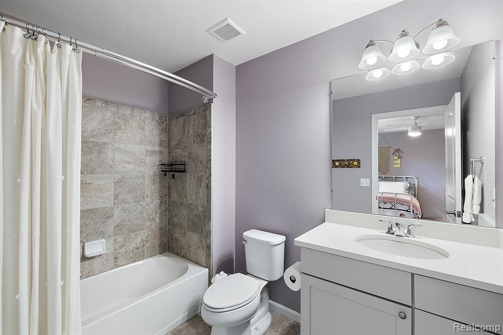 406 AMELIA Circle, South Lyon, MI 48178 — Photo 39