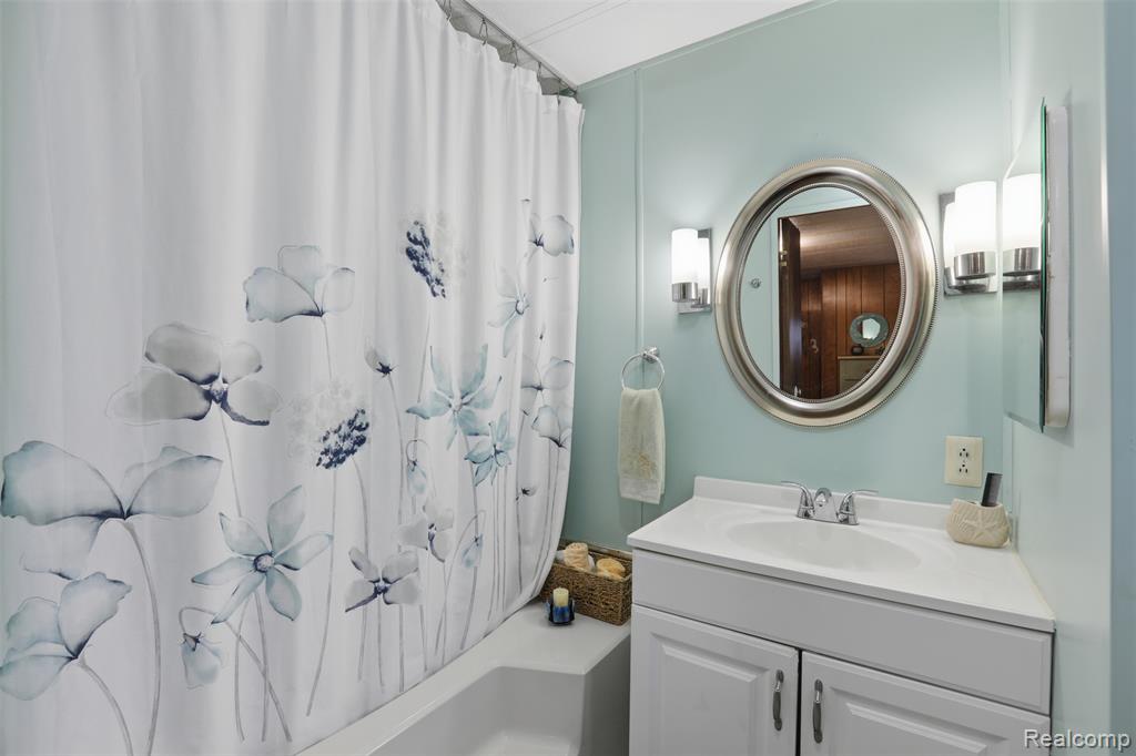 27 Ponderosa Trail, Belleville, MI 48111 — Photo 15