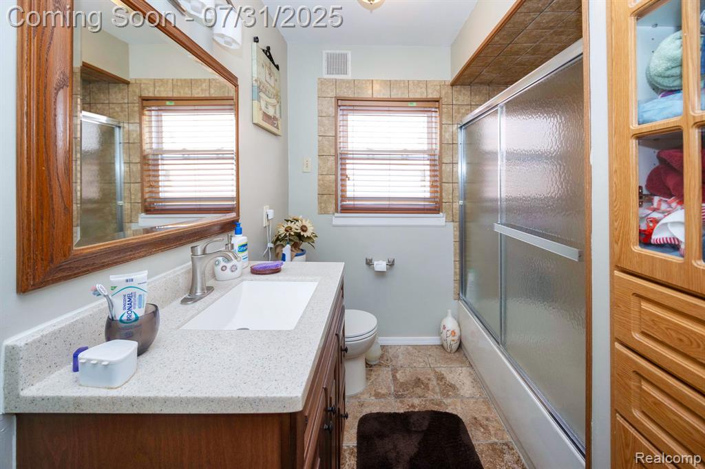 7833 W Morrow Circle, Dearborn, MI 48126 — Photo 21