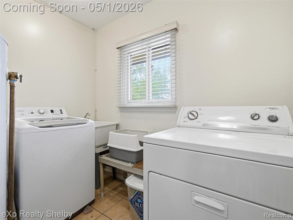 21660 Roosevelt Avenue, Farmington, MI 48336 — Photo 18