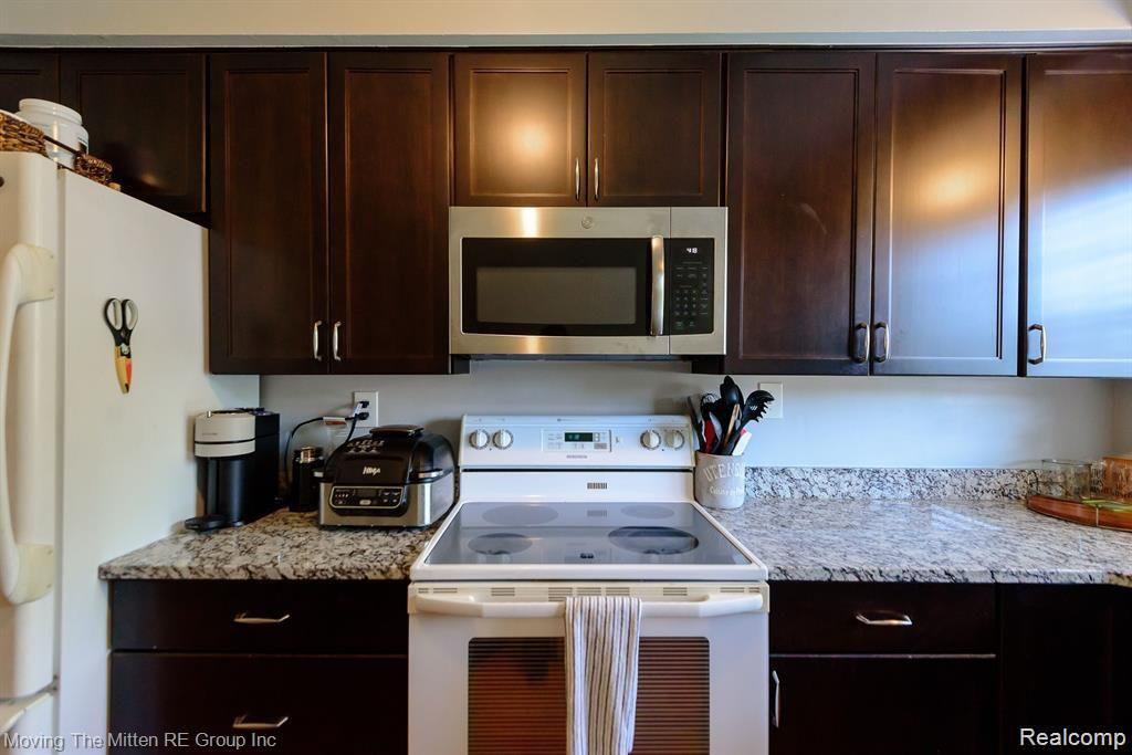 487 N ETON Street, B5, Birmingham, MI 48009 — Photo 17