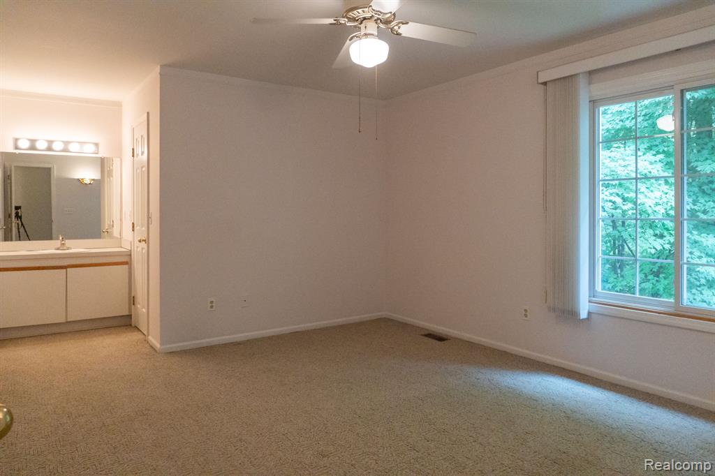 6851 TANGLE WOOD, Waterford, MI 48327 — Photo 5