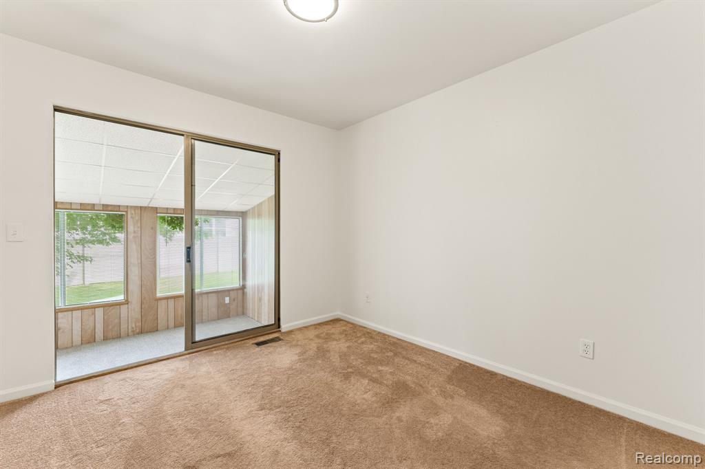 62402 Raleigh Court, 6, South Lyon, MI 48178 — Photo 11