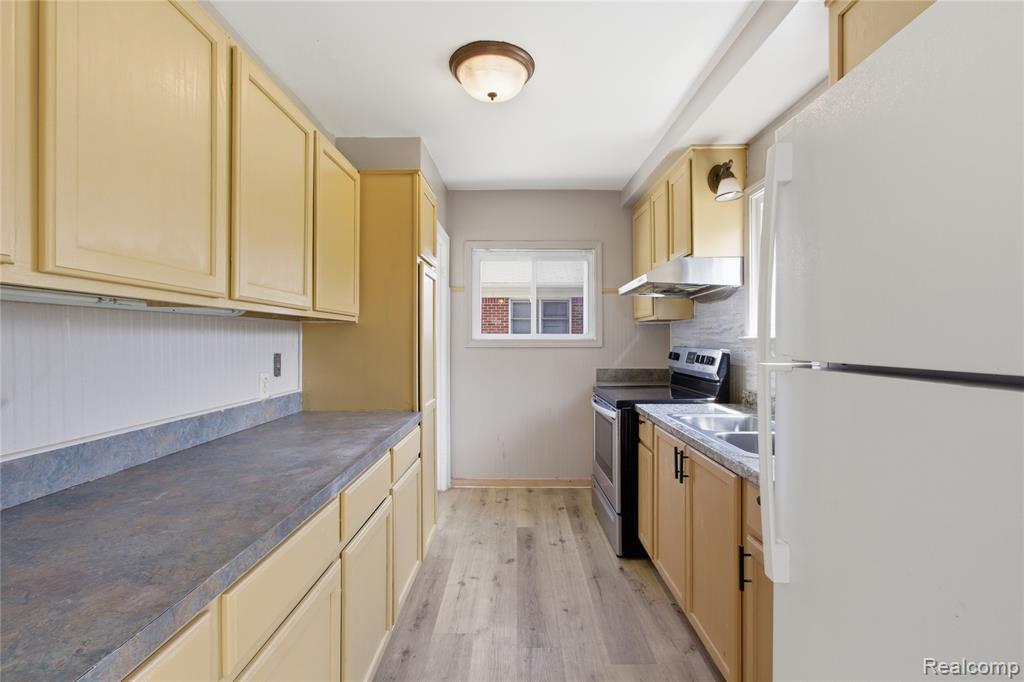 8238 Fisher Avenue, Warren, MI 48089 — Photo 8