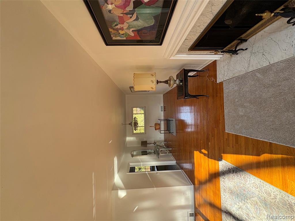 646 Peach Tree Lane, Grosse Pointe Woods, MI 48236 — Photo 5