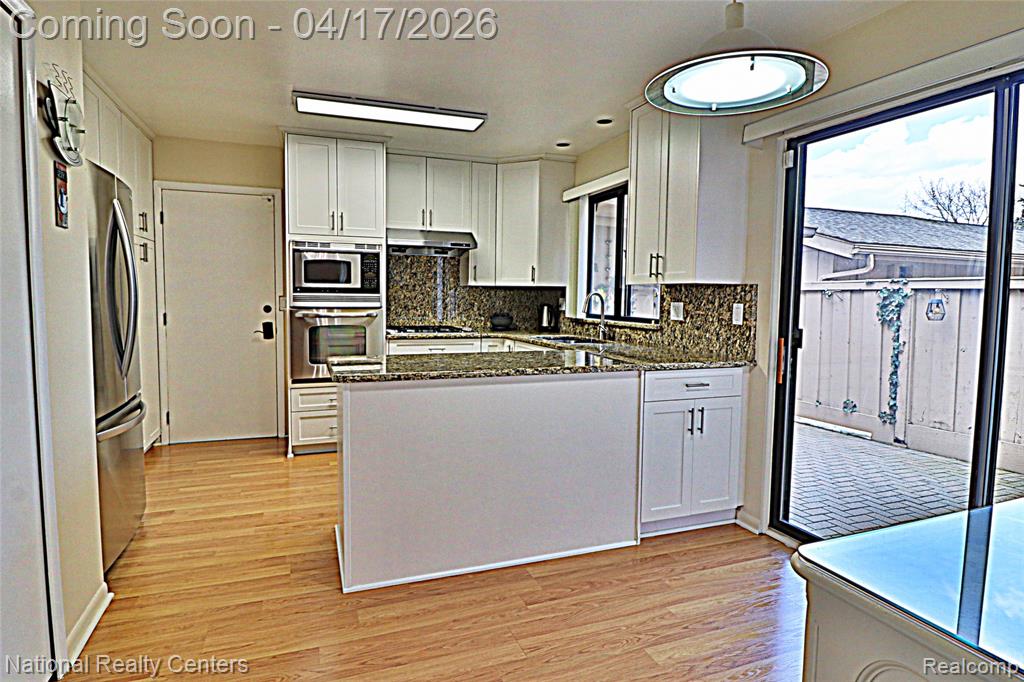 7309 Creek View Circle, West Bloomfield, MI — Photo 11