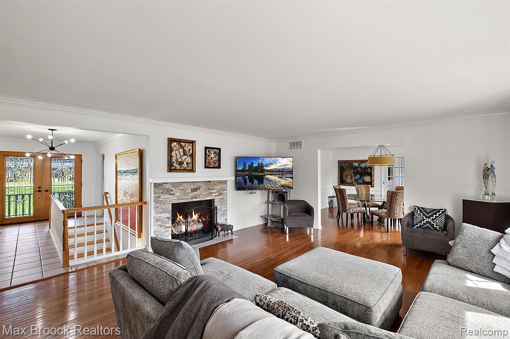 4384 SUNNINGDALE Drive, Bloomfield Hills, MI 48302 — Photo 3