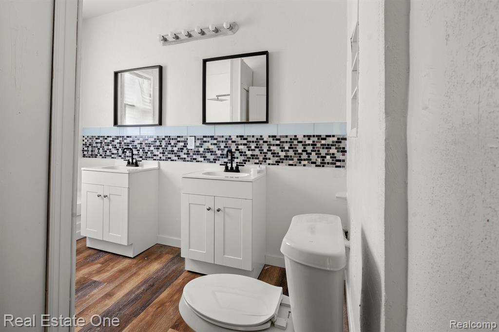5370 SEEBALDT Street, Detroit, MI 48204 — Photo 17