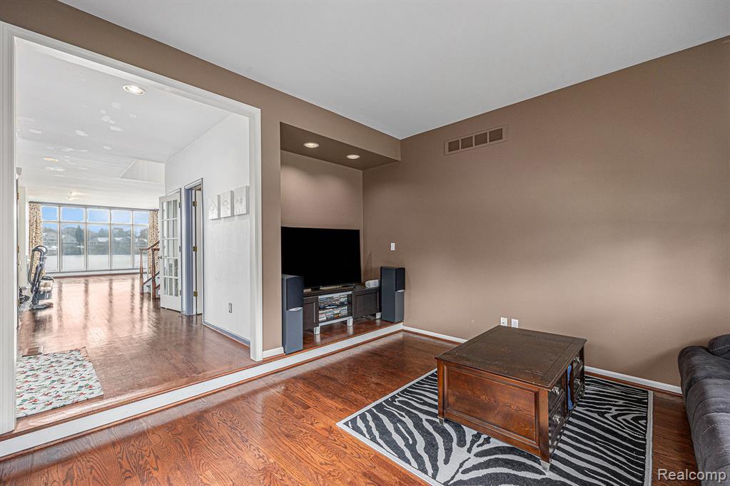 584 Cambridge Way, Bloomfield Hills, MI 48304 — Photo 13