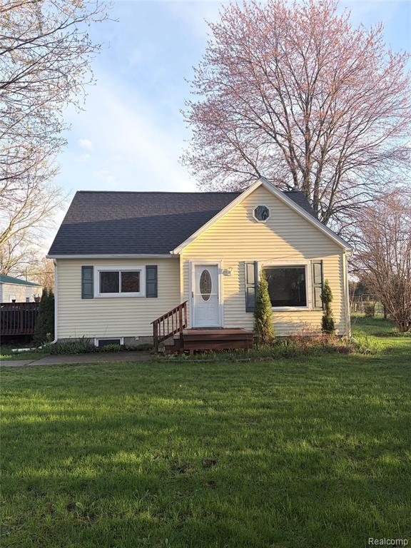 1135 W M 36, Pinckney, MI 48169 — front exterior