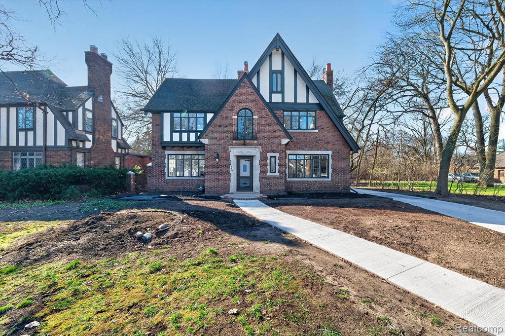 3261 Sherbourne Road - Photo 2