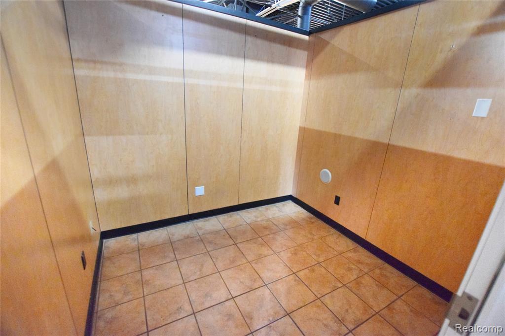 1354 E Bristol Road, Burton, MI 48529 — Photo 10