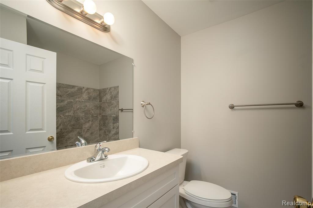 29200 Gloede Drive, 139, Warren, MI 48088 — Photo 12