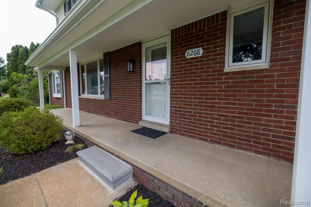 8268 Fox Bay Drive, White Lake, MI — Photo 4