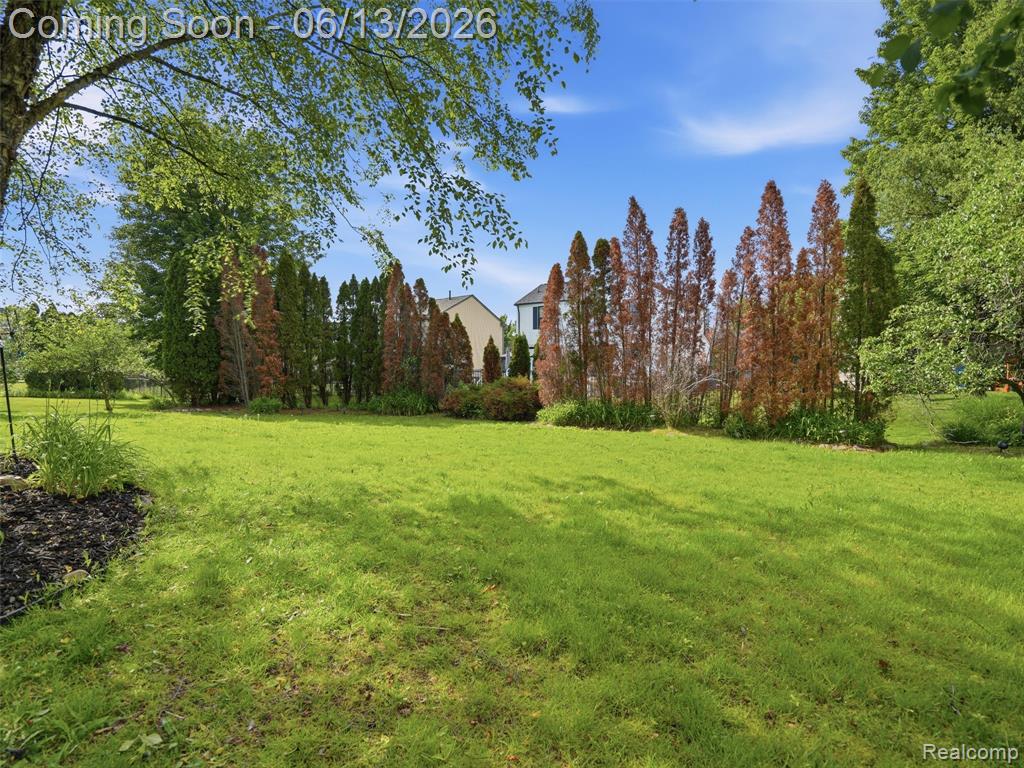 7668 Ring Neck Drive, Waterford, MI 48327 — Photo 36