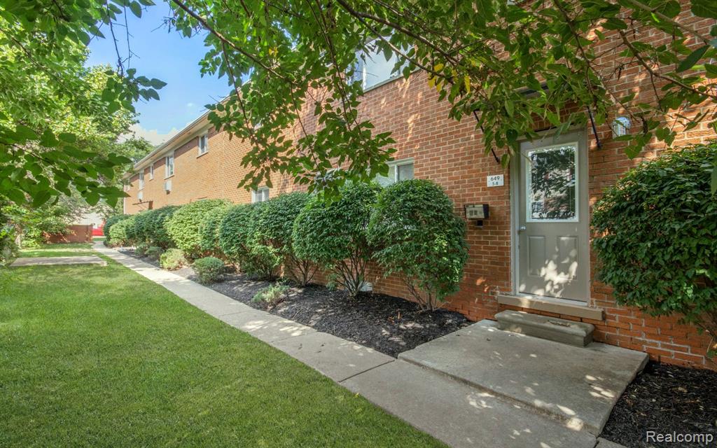 629 Maple Rd, Clawson, MI — Photo 8