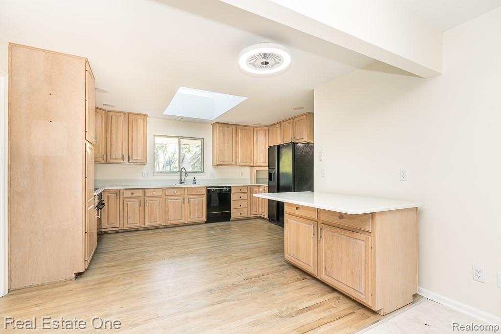751 Troywood Drive, Troy, MI 48083 — Photo 12