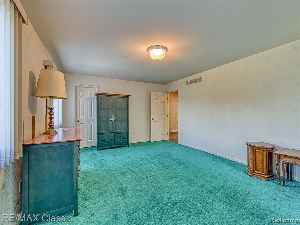 11540 E E Shore Drive, Whitmore Lake, MI 48189 — Photo 17