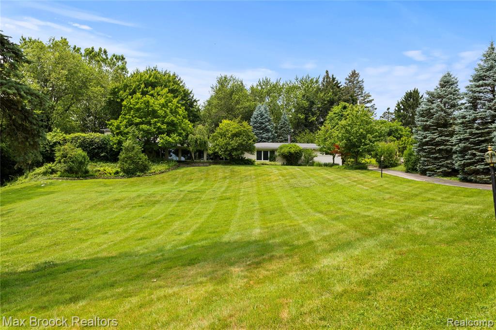 5340 Franklin Road, Bloomfield Hills, MI 48302 — front exterior