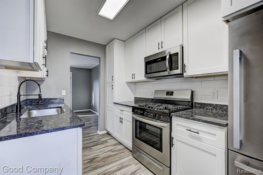 4363 Crooks Road, Royal Oak, MI 48073 — Photo 11