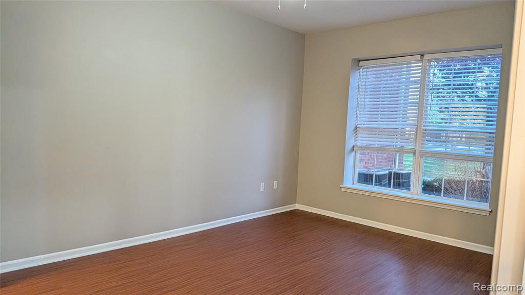 15286 CORNELL Drive, Clinton Twp, MI 48038 — Photo 33