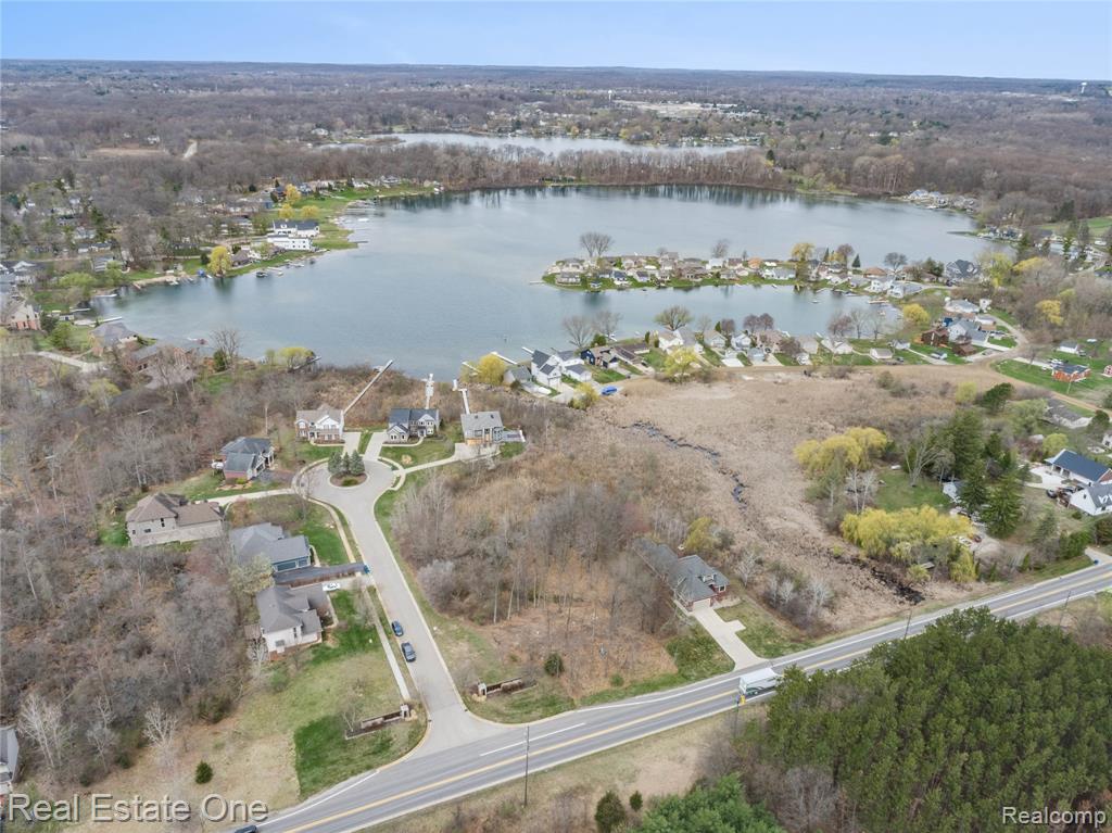 508 Woodstone Court, White Lake, MI — Photo 14