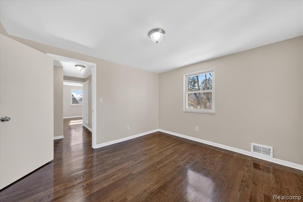 16844 Shaftsbury Avenue, Detroit, MI 48219 — Photo 30