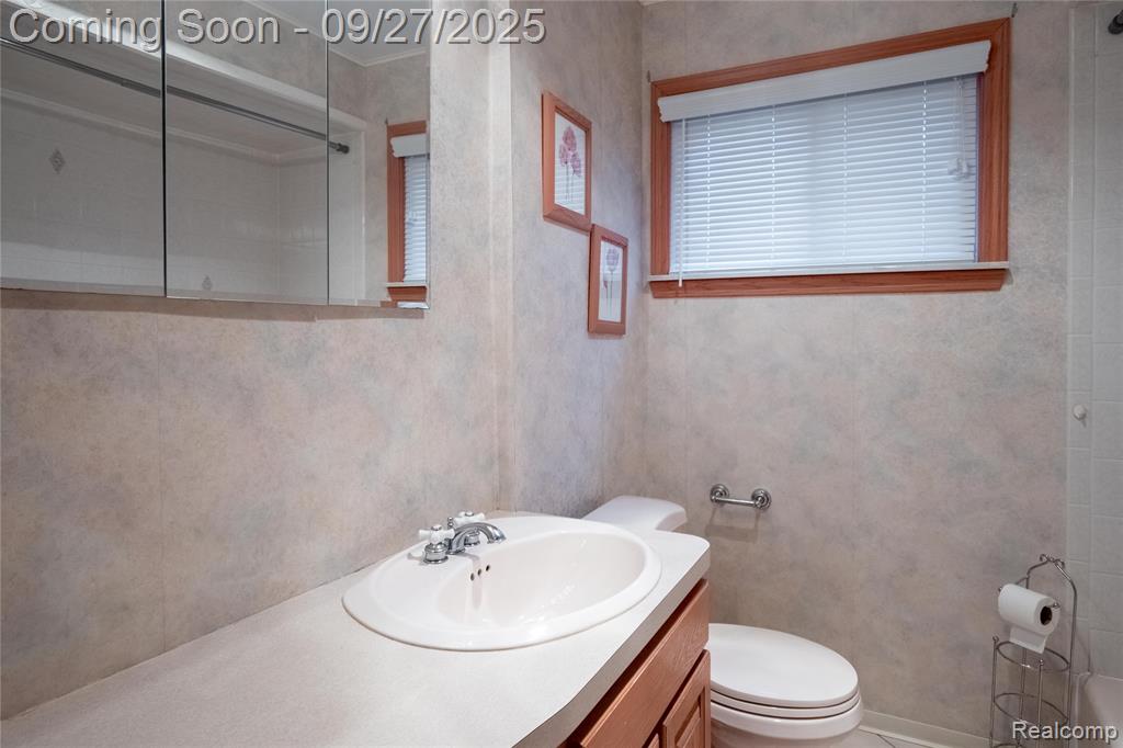 878 Champaign Road, Lincoln Park, MI 48146 — Photo 15