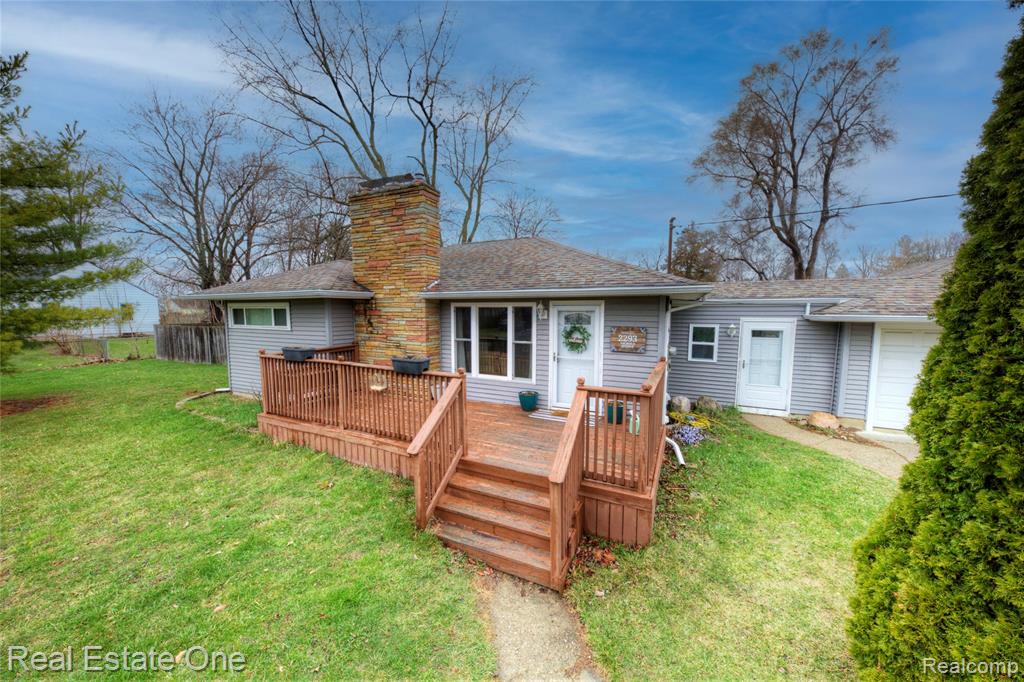2293 Nichols Avenue, Grand Blanc, MI 48507 — front exterior