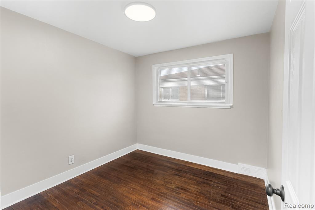 6781 Iowa Street, Hamtramck, MI 48212 — Photo 17