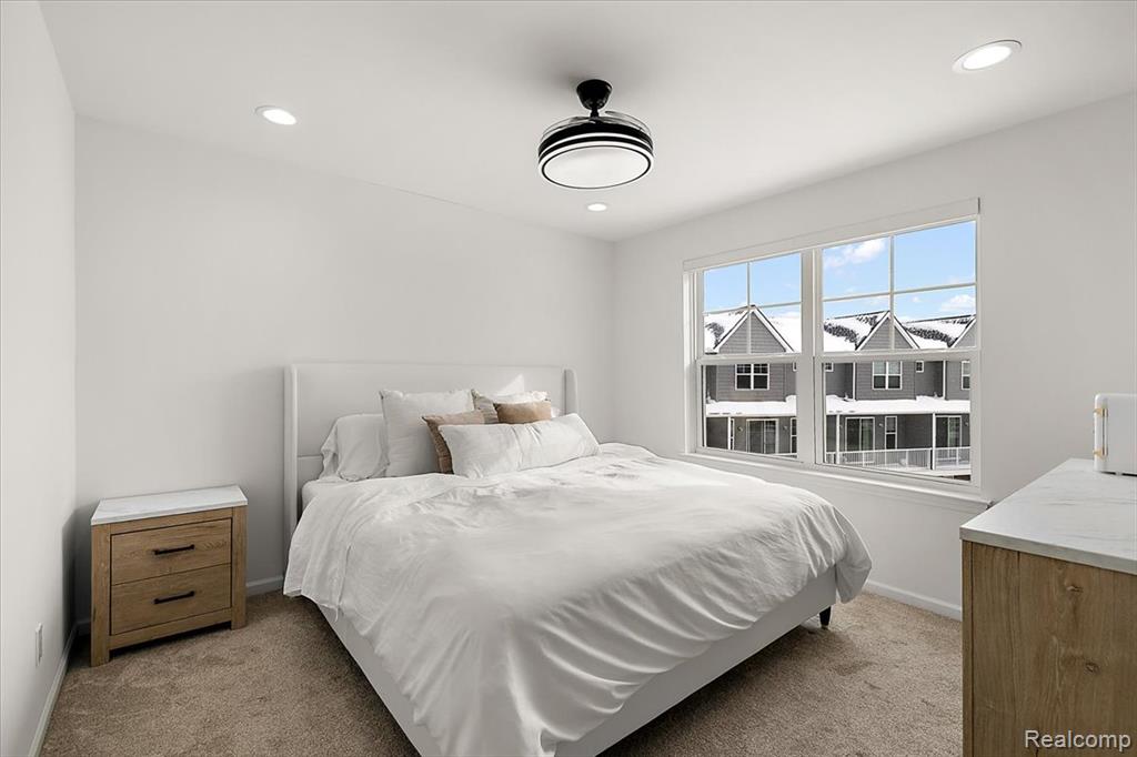 3951 Trailwaycommons Circle, Auburn Hills, MI 48326 — Photo 36