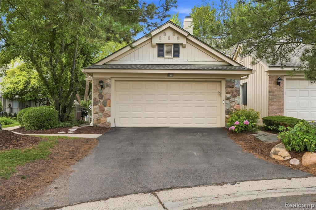 6012 Danbury Court, West Bloomfield, MI — Photo 44