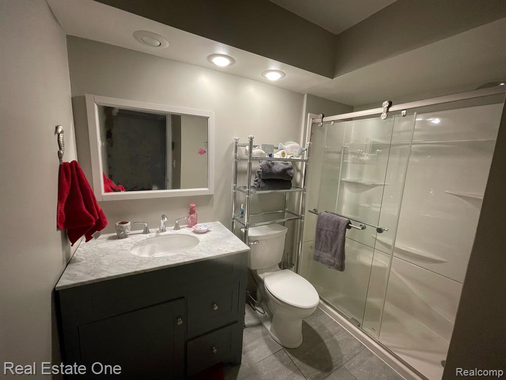 1864 COLONIAL VILLAGE Way, 2, Waterford, MI 48328 — Photo 11