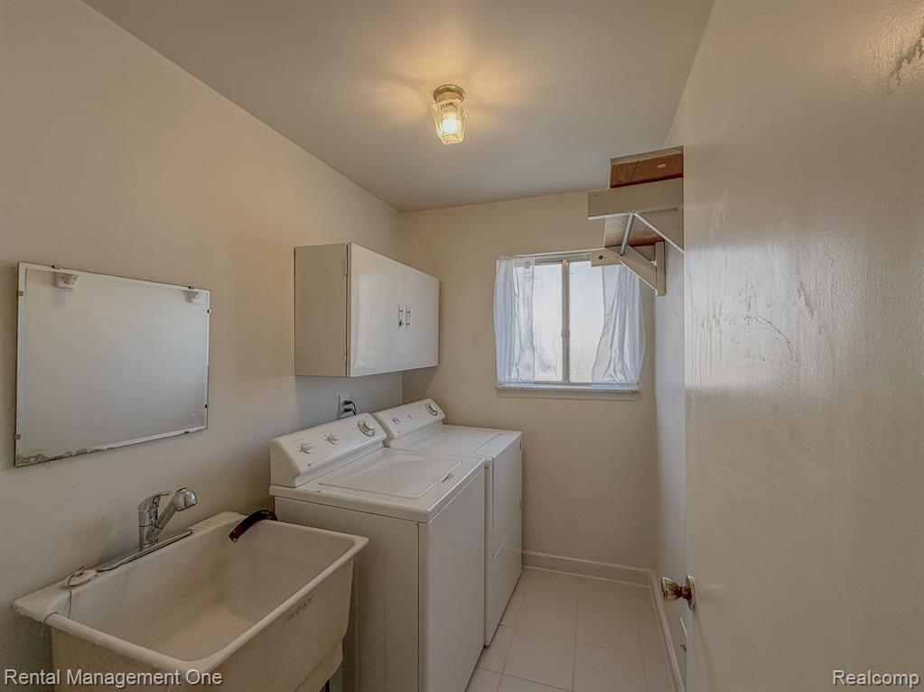 5326 FALMOUTH Drive, Troy, MI 48085 — Photo 16