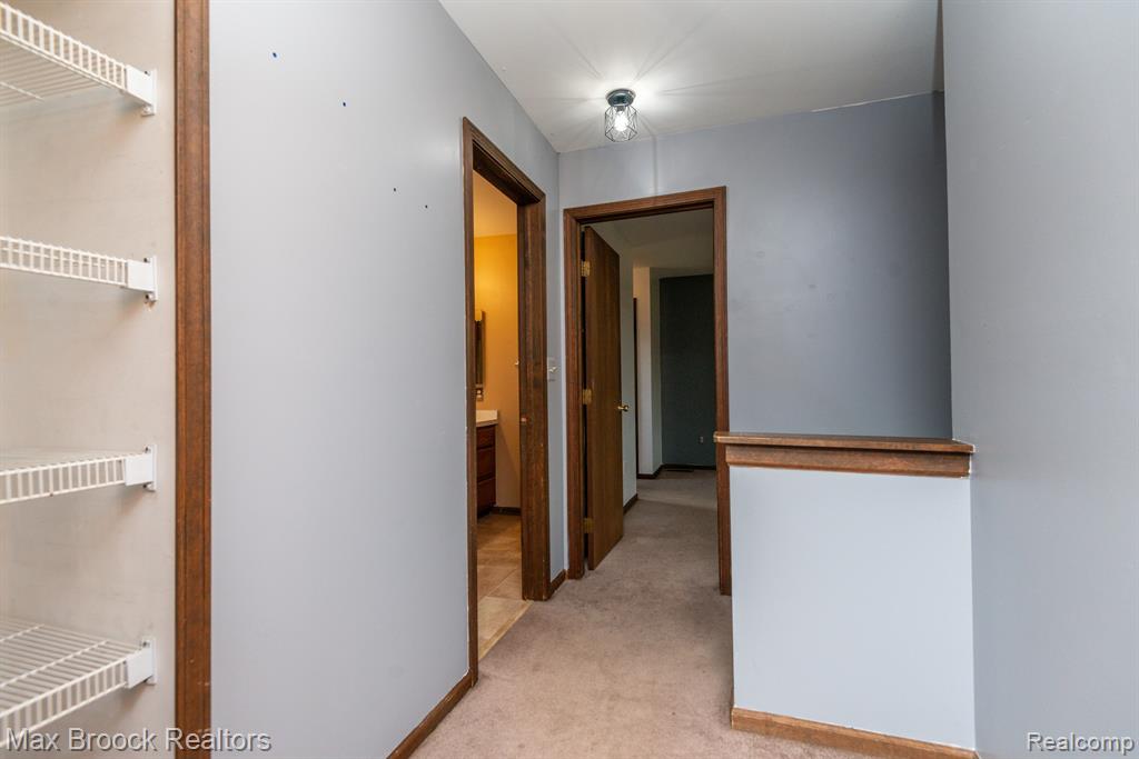 54320 BELCREST Drive, Milford, MI 48381 — Photo 28