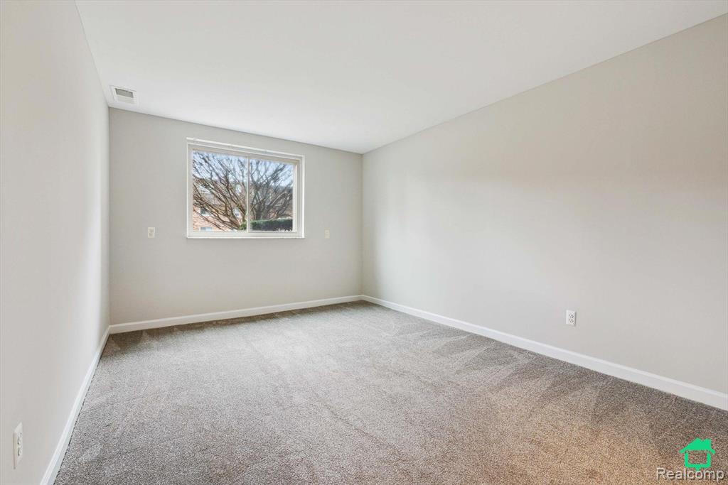 412 Riviera Drive, Saint Clair Shores, MI 48080 — Photo 18