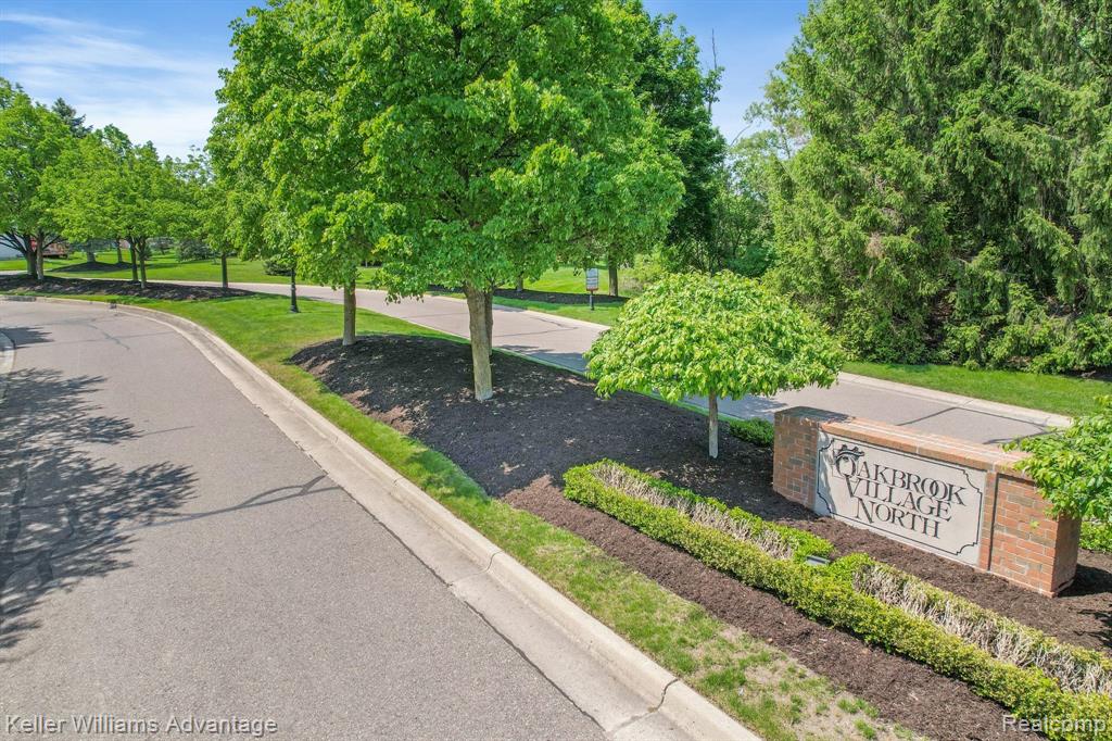 390 Mulberry Drive, Commerce Twp, MI 48390 — Photo 47