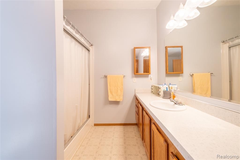 11944 N Wise Road, Clare, MI 48617 — Photo 16