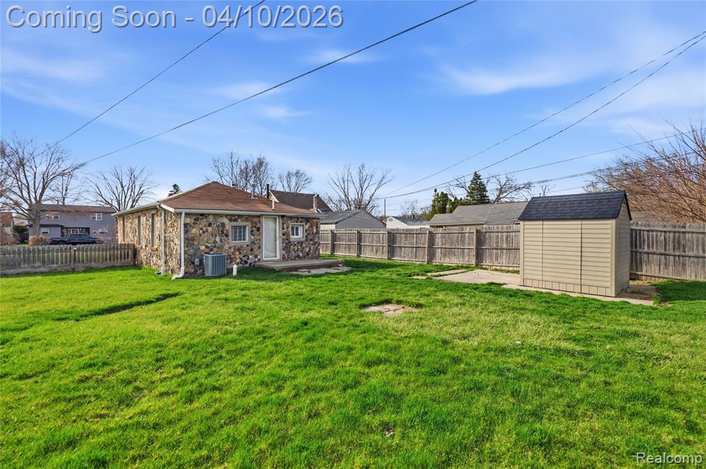33524 Duncan, Fraser, MI 48026 — Photo 25