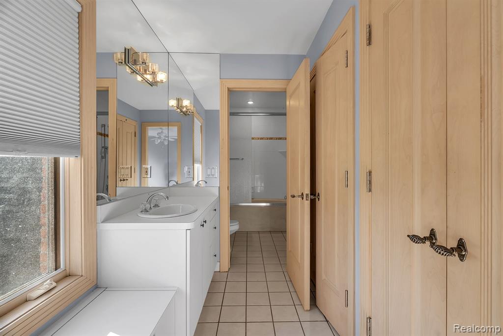 5779 Pinecrest Estates Drive, Ann Arbor, MI 48105 — Photo 41
