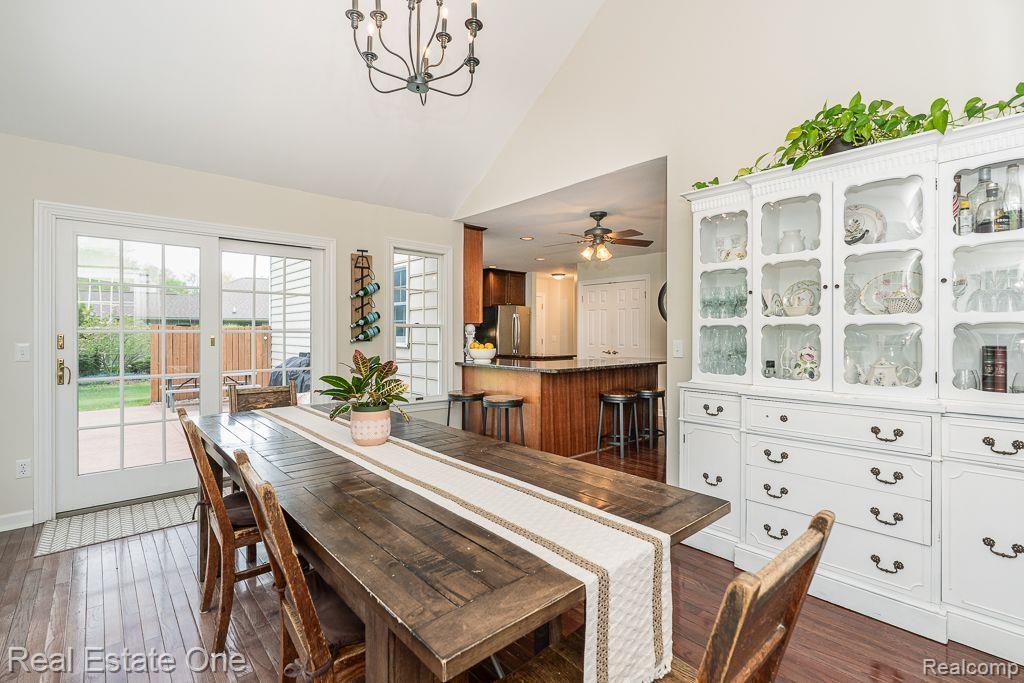 9079 TWIN OAKS, Flushing, MI 48433 — Photo 2