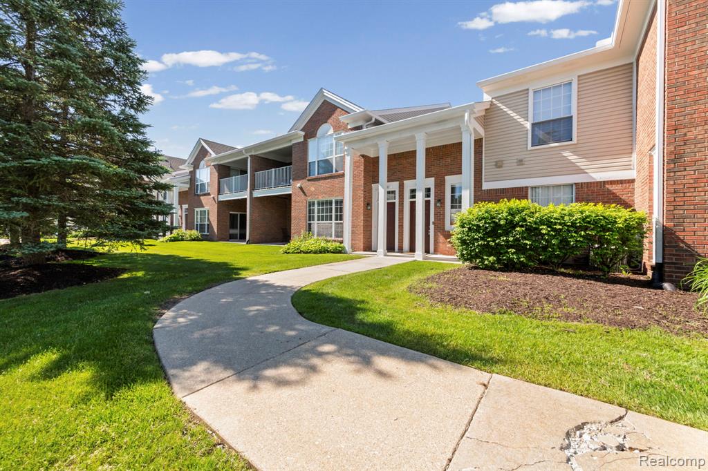 16789 Carriage Way, Northville, MI 48168 — Photo 3
