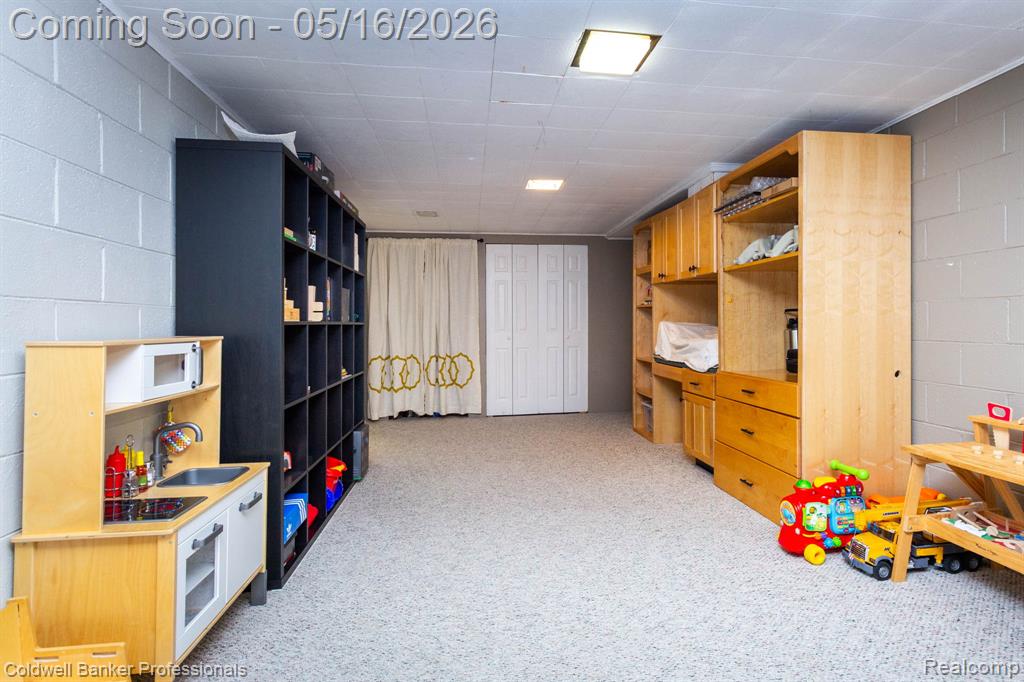605 Apple Hill Lane, Rochester Hills, MI 48306 — Photo 38