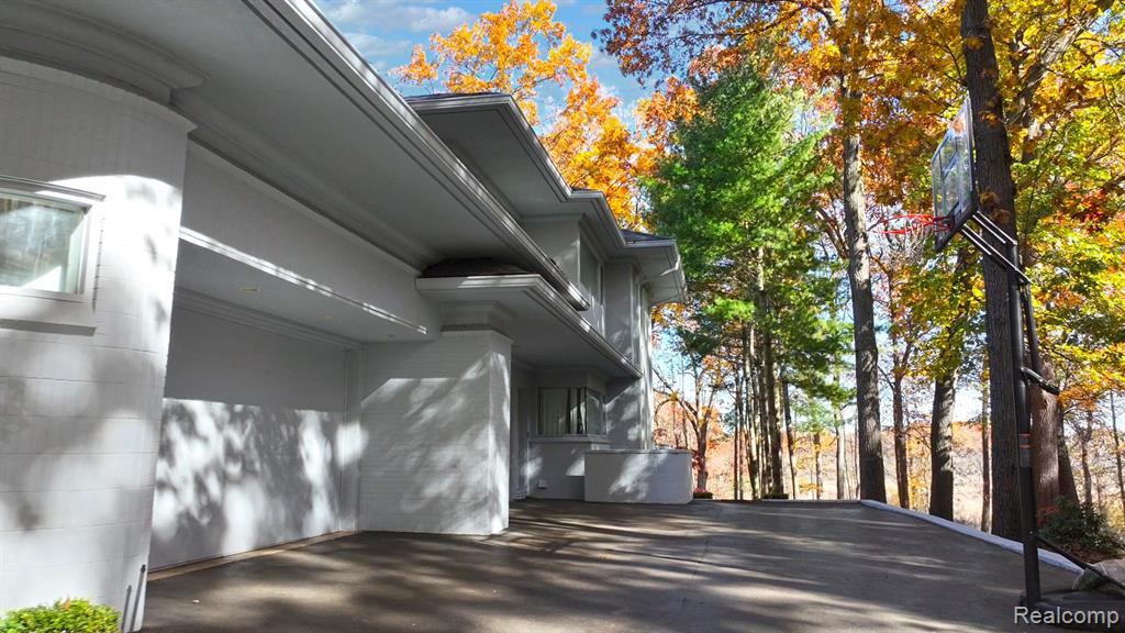 1744 Heron Ridge Drive, Bloomfield Hills, MI, 48302