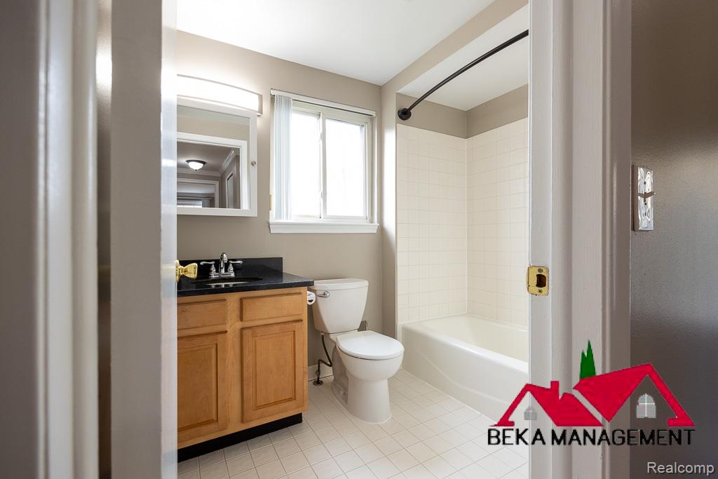 619 Randolph, Northville, MI 48167 — Photo 11