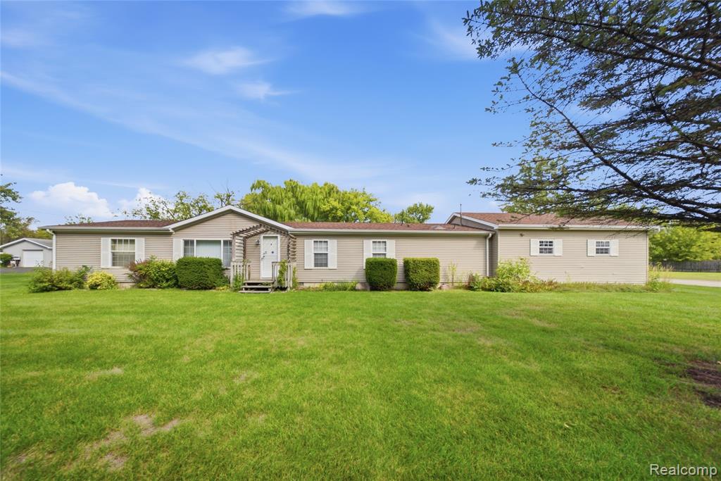 2201 Dutcher Street, Flint, MI 48532