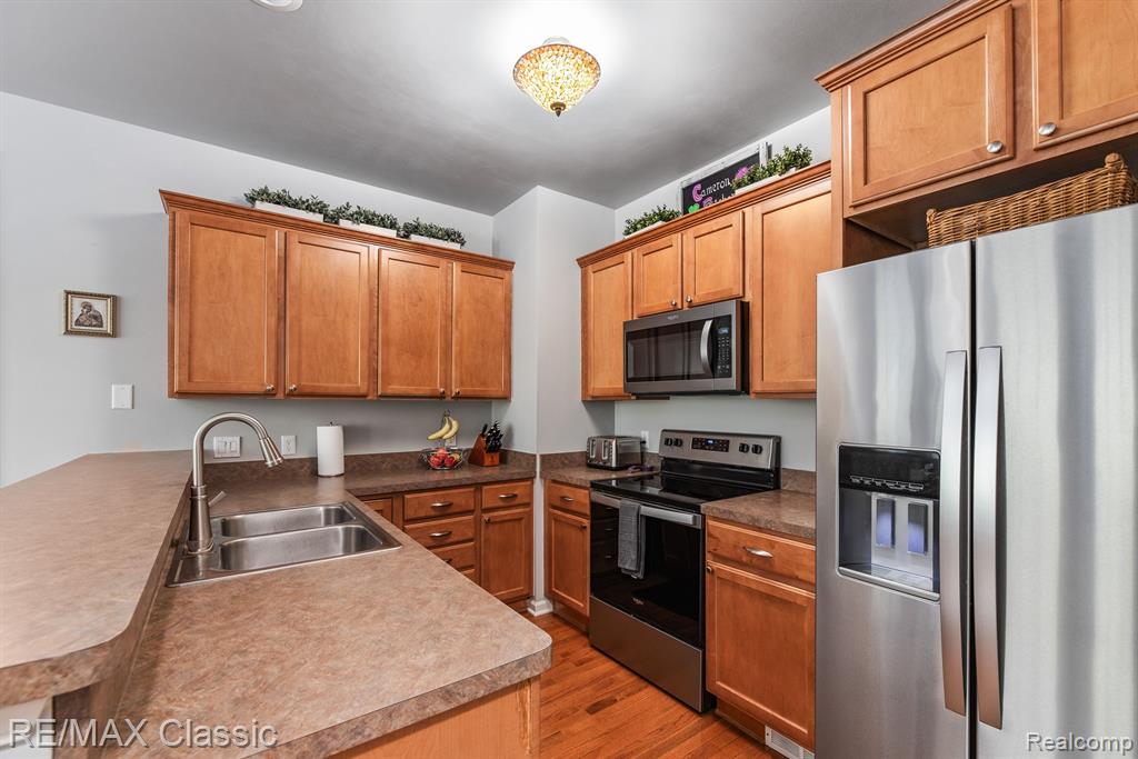 50177 Harding Street, Canton, MI 48188 — Photo 11