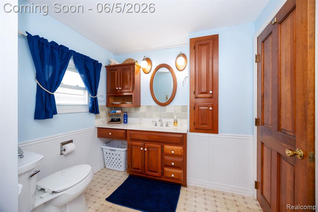 447 Maple Street, Wyandotte, MI 48192 — Photo 36
