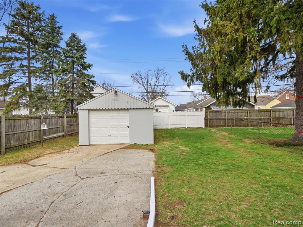 23353 Tawas Avenue, Hazel Park, MI 48030 — Photo 25